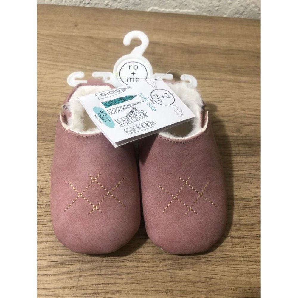 6-12 month Ro+Me crib shoes